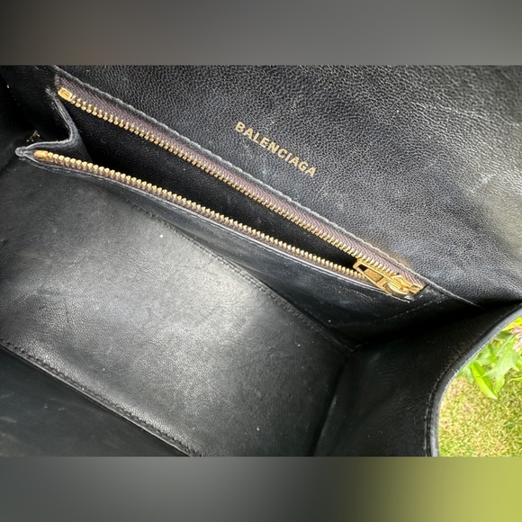 Balenciaga Hourglass Handbag Small in black shiny box calfskin, pre owned - Picture 6 of 9
